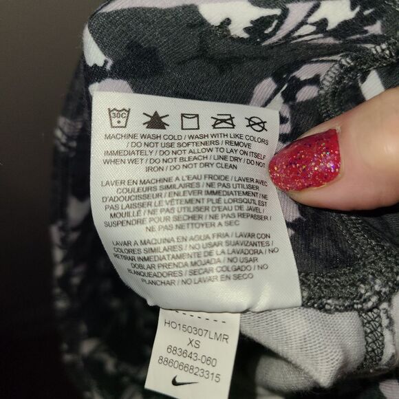 Nike Dri Fit Leggings. Gray, white and black abstract print. EUC - Picture 8 of 9